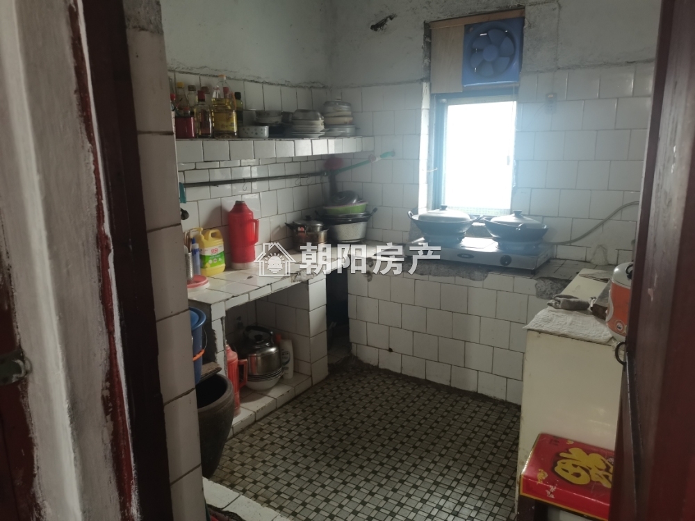 新建二村 67平 南向三室 满五唯一 简装