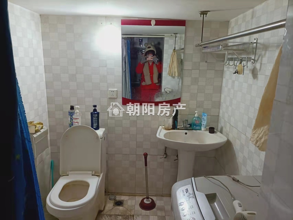 金龙门公寓 45平 南向精装一居 交通便利 满两年