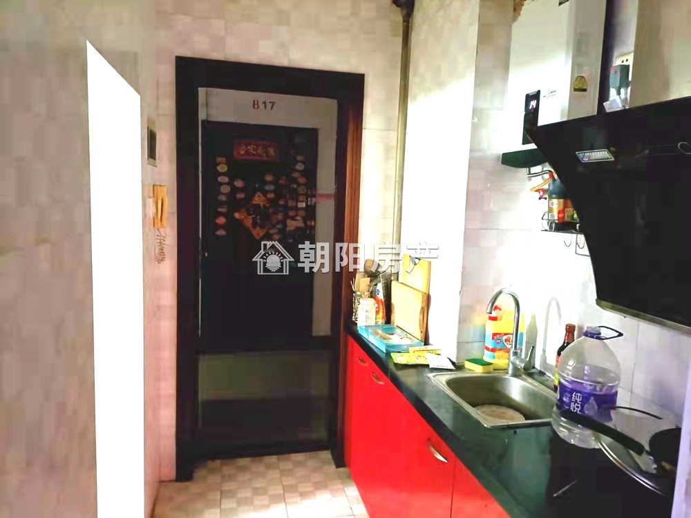 金龙门公寓 45平 南向精装一居 交通便利 满两年