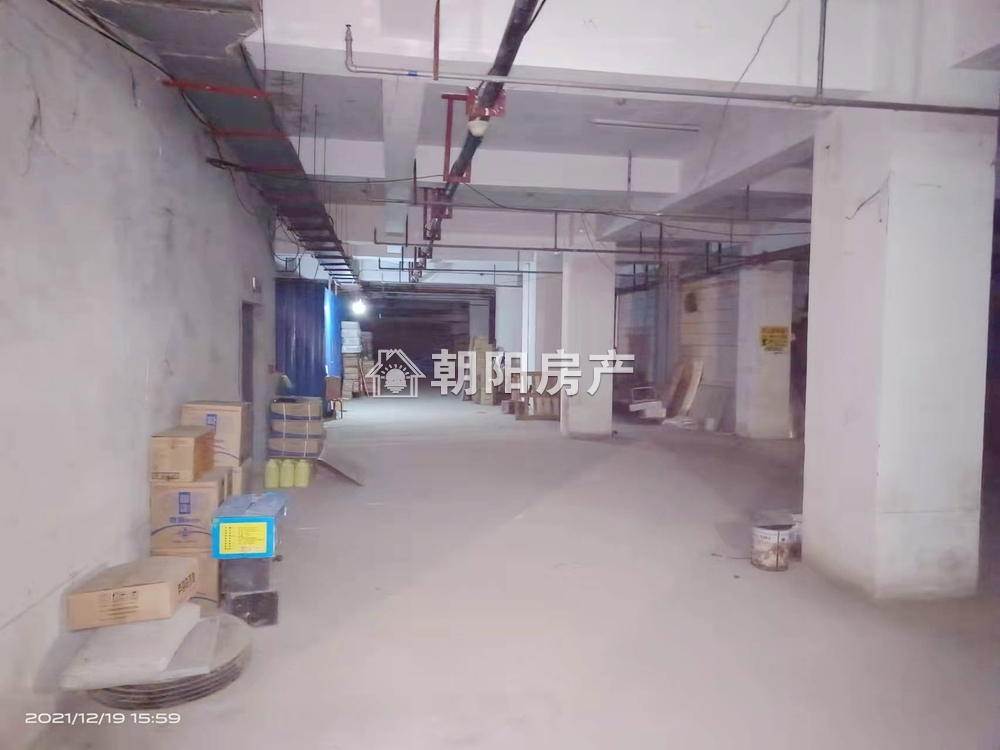 西城大门综合楼 2000平 仓库出租 交通便利 通风干燥