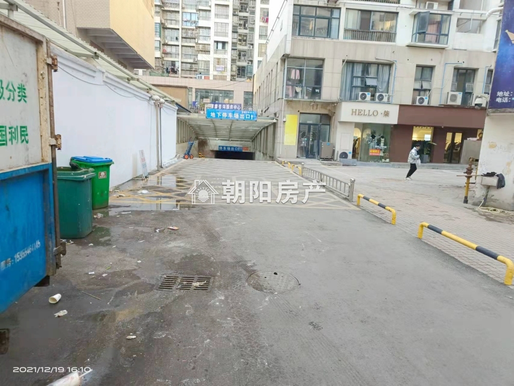 西城大门综合楼 2000平 仓库出租 交通便利 通风干燥