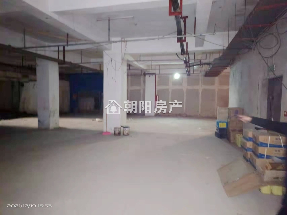 西城大门综合楼 2000平 仓库出租 交通便利 通风干燥