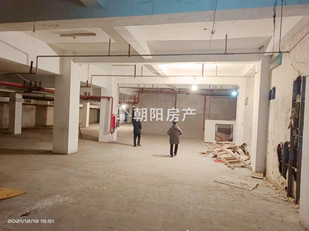 西城大门综合楼 2000平 仓库出租 交通便利 通风干燥