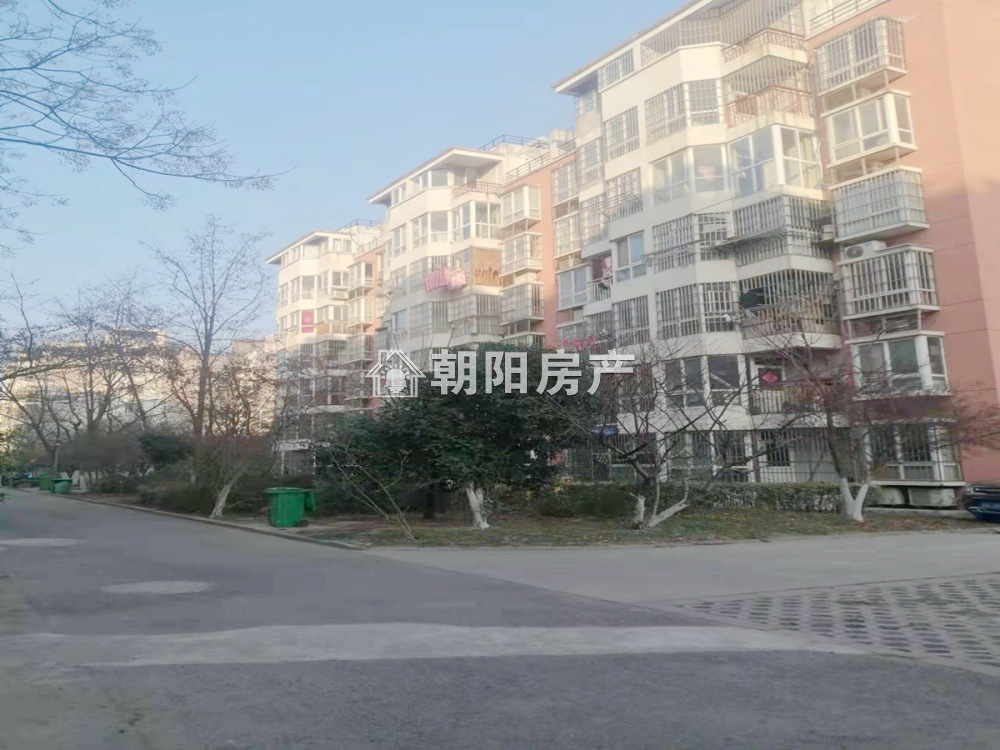 居仁村一区 90平 朝南精装三室 满两年 随时看房