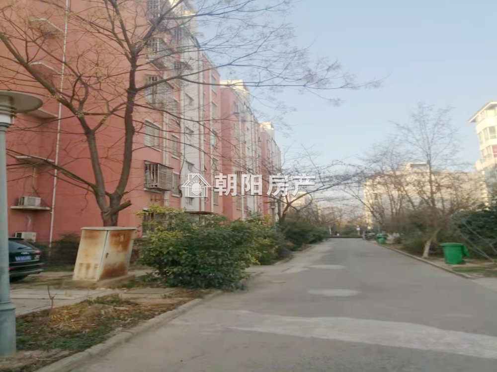 居仁村一区 90平 朝南精装三室 满两年 随时看房