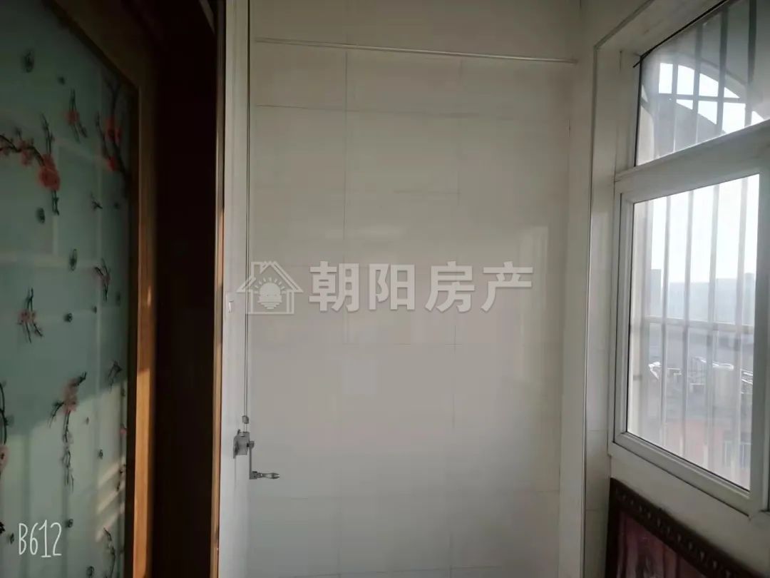 朱岗新村 136平 南向三室 满两年 精装