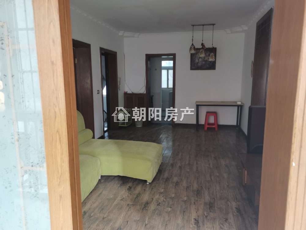 谢二东村北区 86平 南向三室简装 交通便利 700元/月