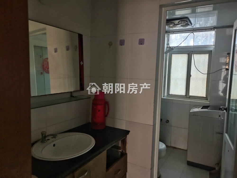 谢二东村北区 86平 南向三室简装 交通便利 700元/月