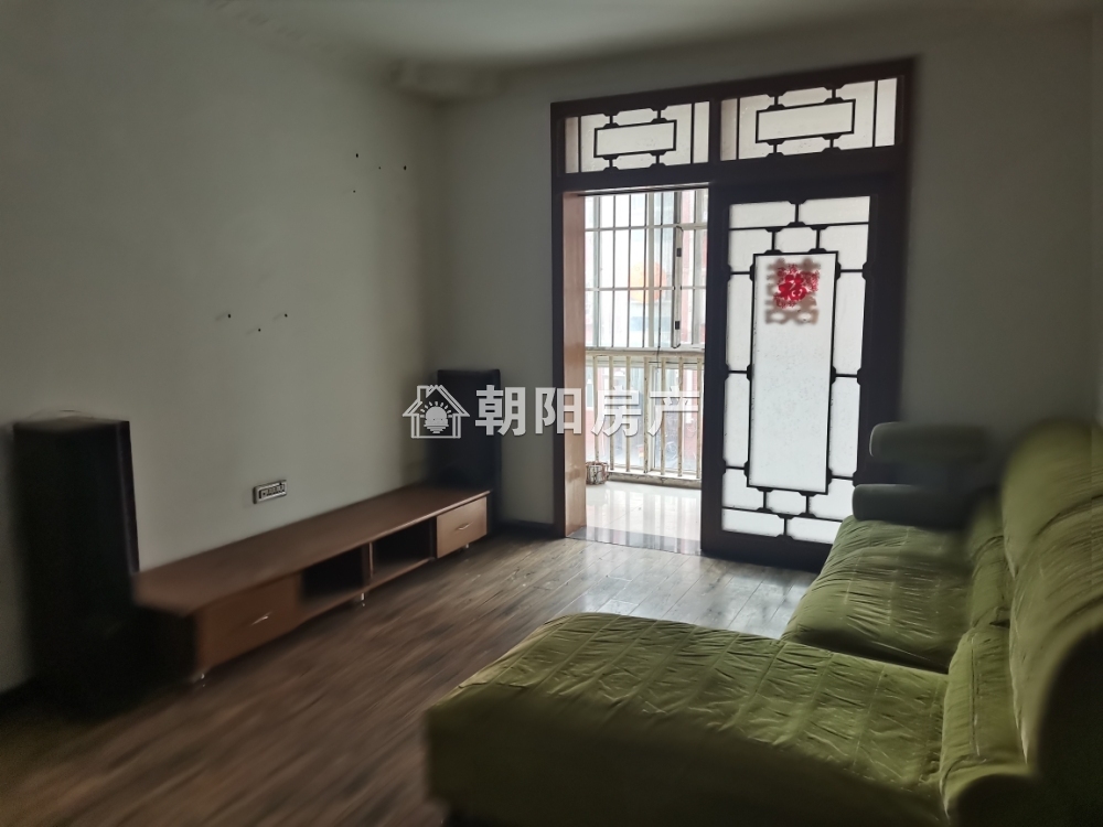 谢二东村北区 86平 南向三室简装 交通便利 700元/月