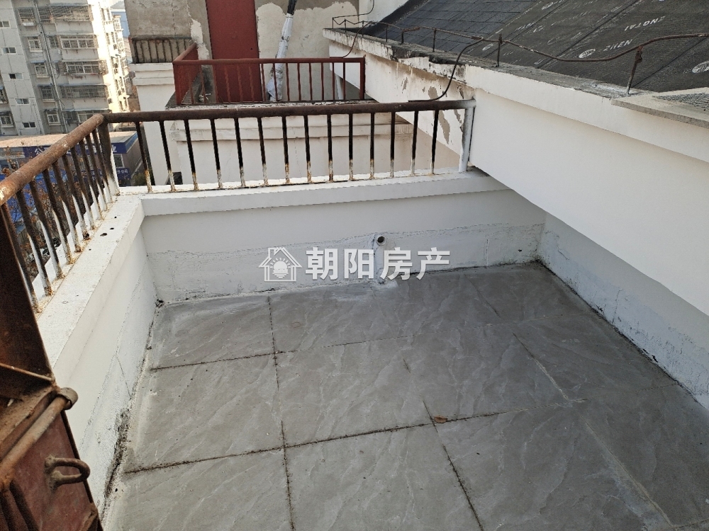 金港家园 118平 南向三室两卫 满两年 精装 学区房