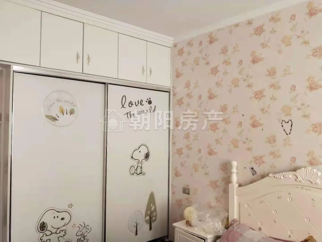 凤凰花园 180平 南向五室二厅 豪装 交通便利 学区房
