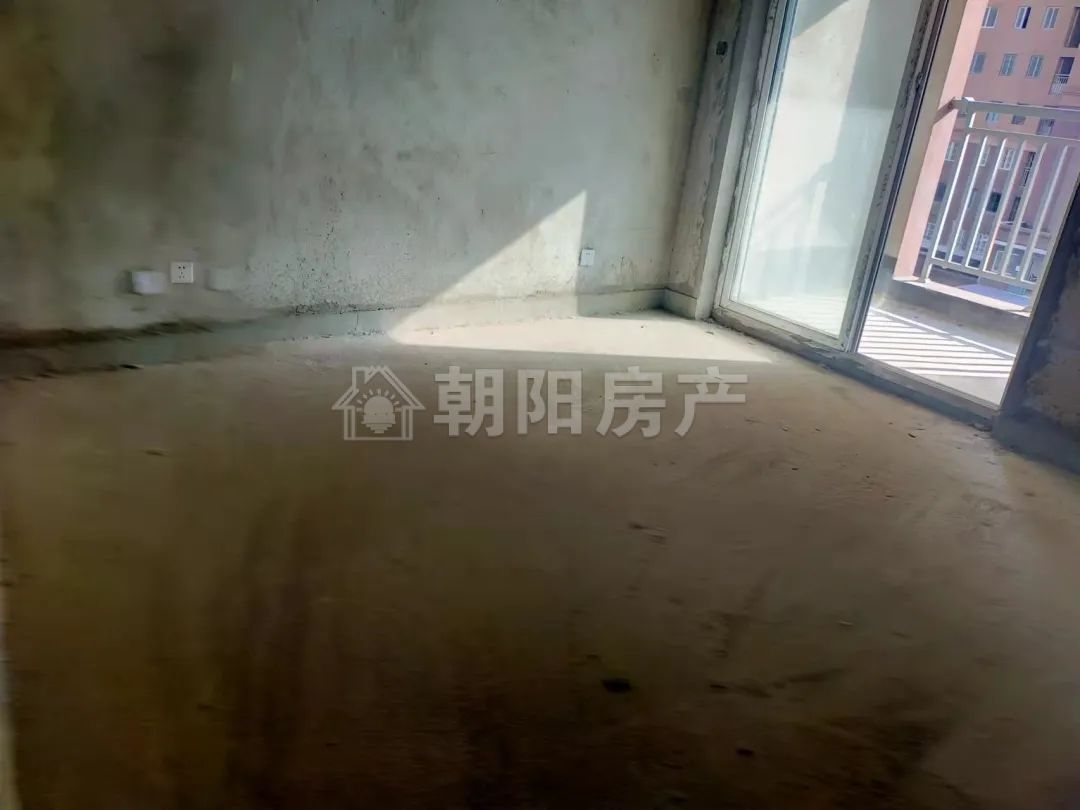 稻香花园二期 117平 南向三室 交通便利 学区房