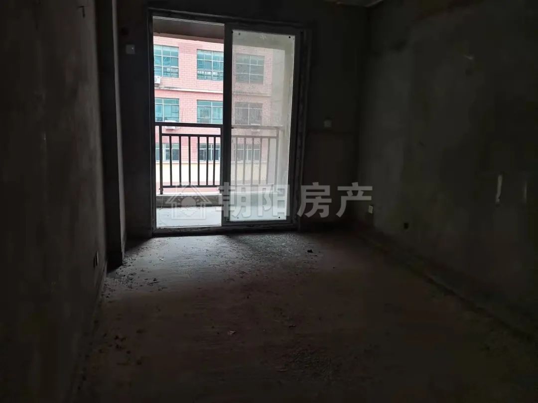 稻香花园二期 130平 南向三居 毛坯低楼层 随时看房