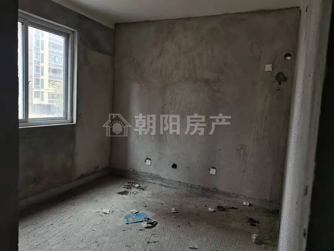 稻香花园二期 130平 南向三居 毛坯低楼层 随时看房