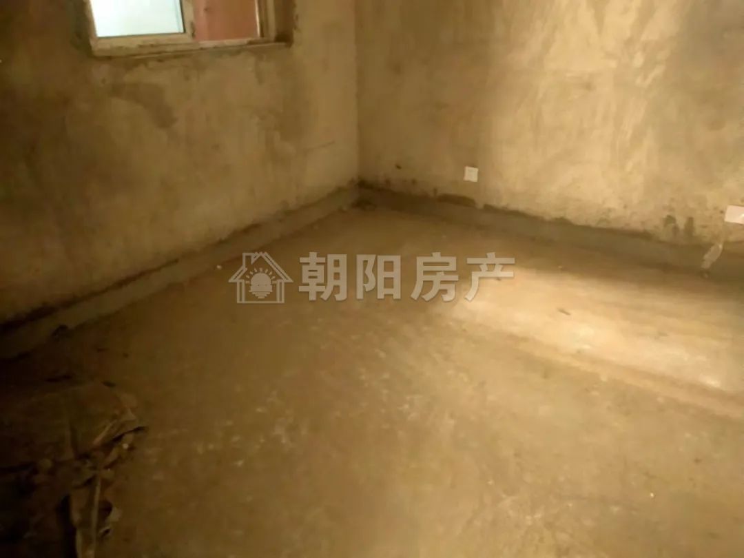 稻香花园二期 117平 南向三室 交通便利 学区房