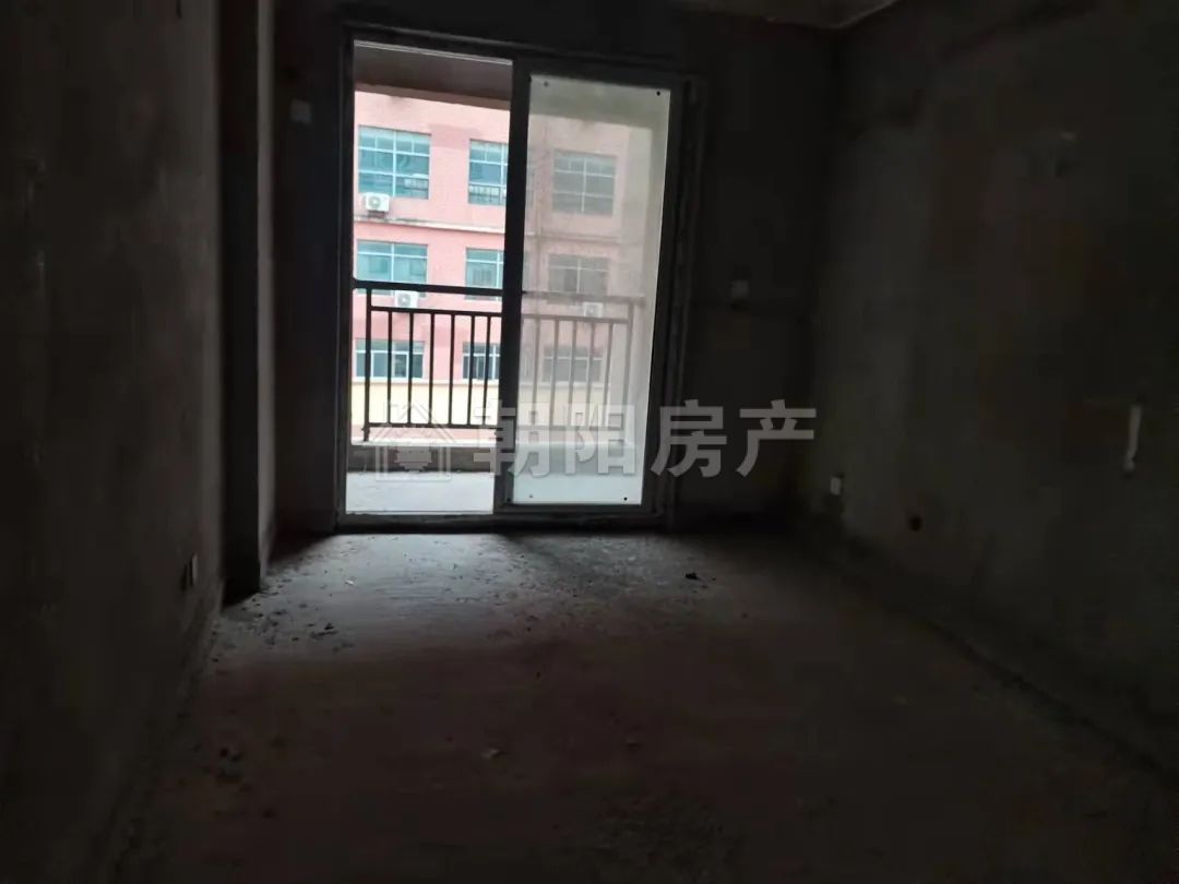 稻香花园二期 130平 南向三居 毛坯低楼层 随时看房