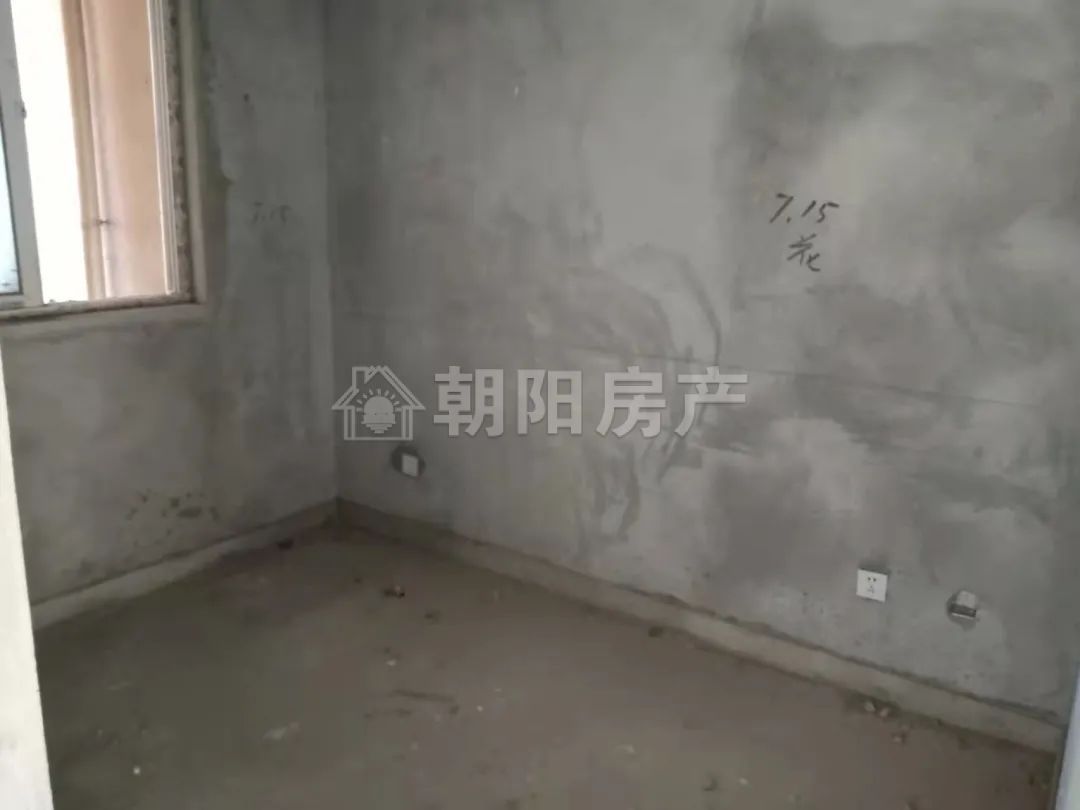 稻香花园二期 115平 南向三室 交通便利 环境好 毛坯