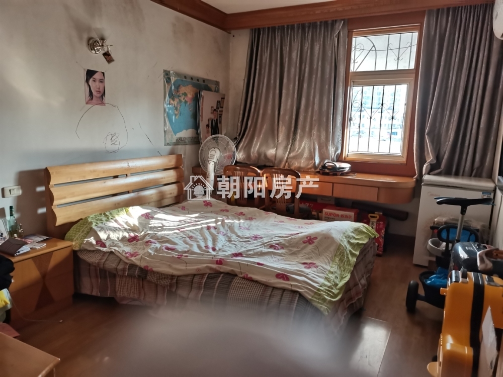 中国银行综合楼 88平 南向精装两居 交通便利 采光极佳