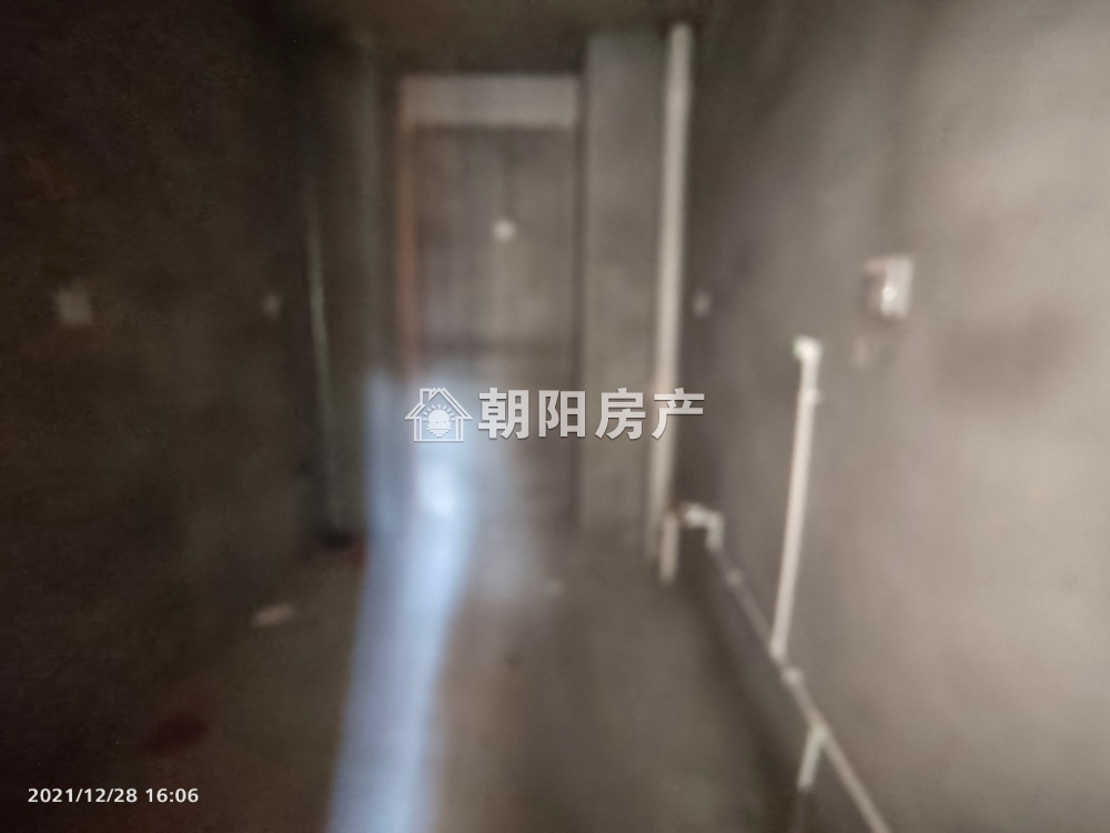 万盛华府96平南向三居 毛坯满五唯一 学区交通便利