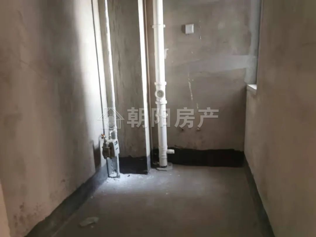 凤台西城公馆89.9平方毛坯四小五中学区房出售
