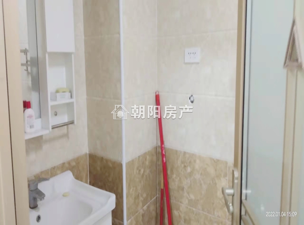 尚城公寓 68平 南向精装一室一厅 满两年交通便利