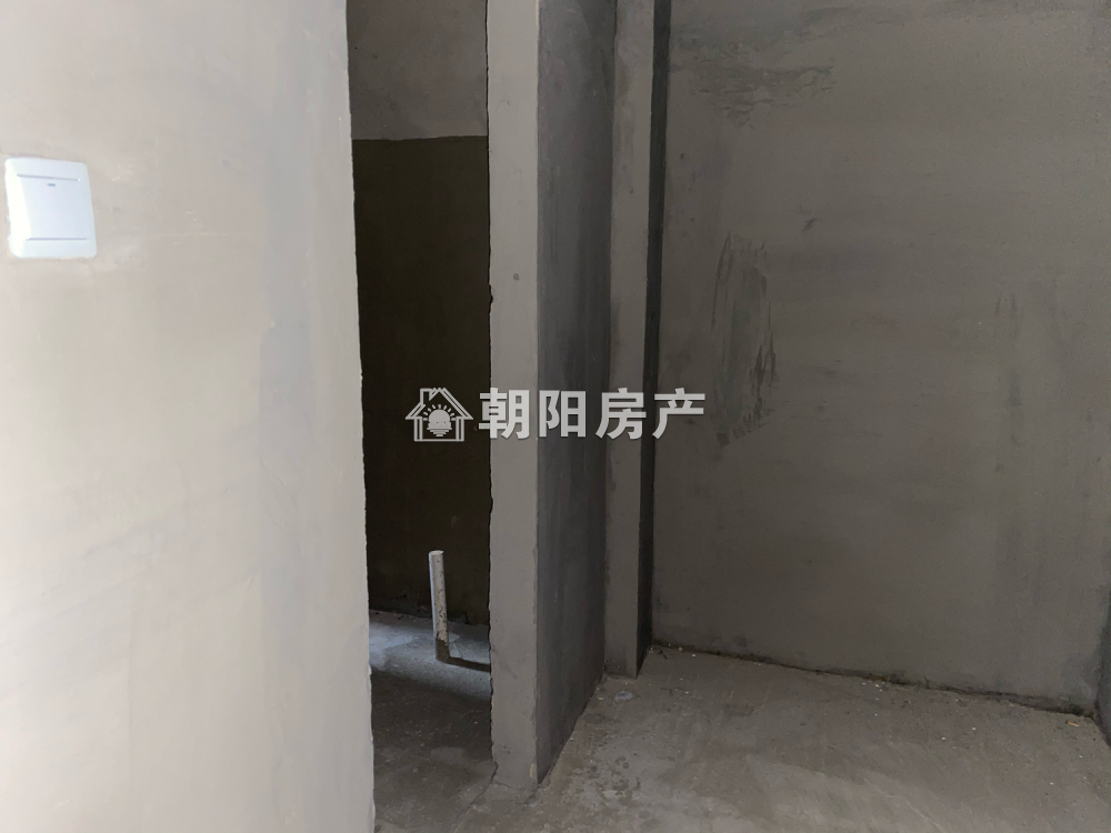 海德公馆 133平 南向四室毛坯 学区房随时看房