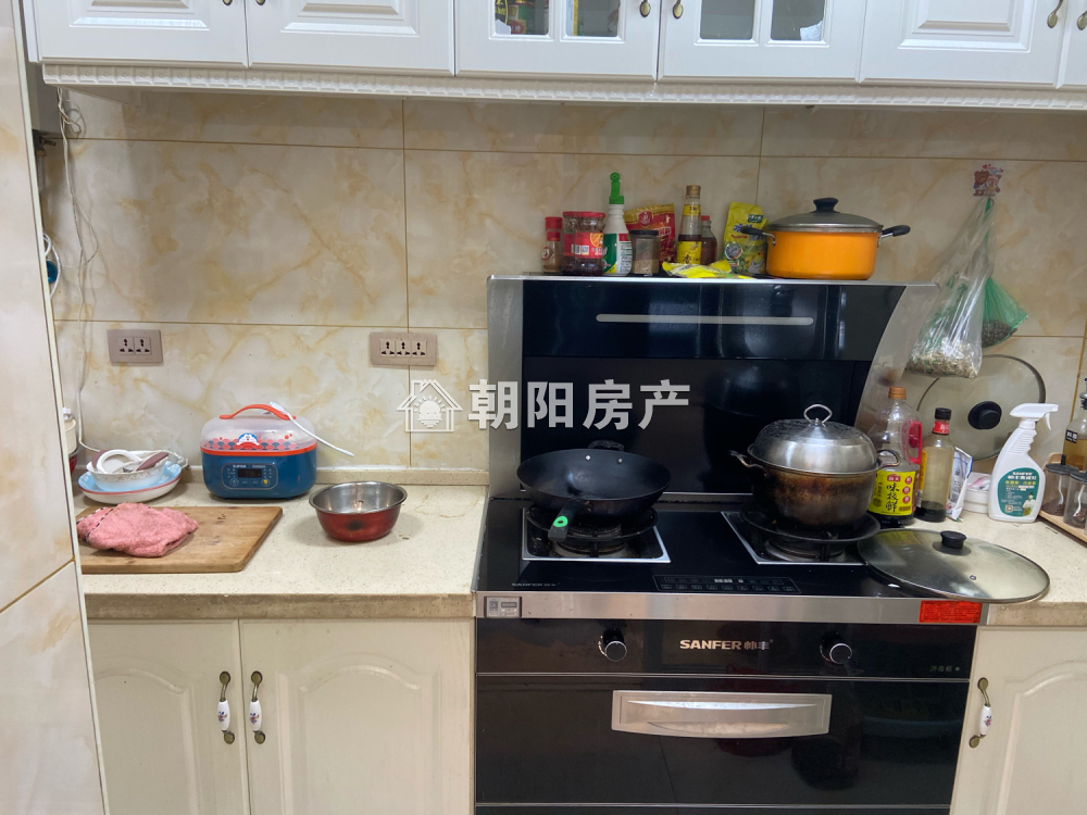中环国际广场仕府 111平 精装朝南三室 满两年 配套齐全