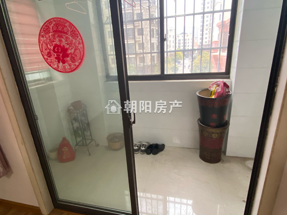 金地月伴湾四区 100平 朝南三室 学区房 交通便利