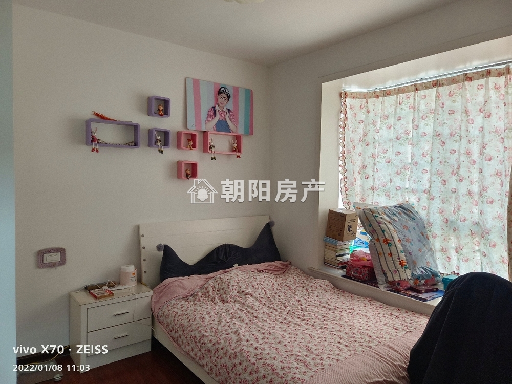 上品印象 92平 精装南向三室 满两年 交通便利 学区房