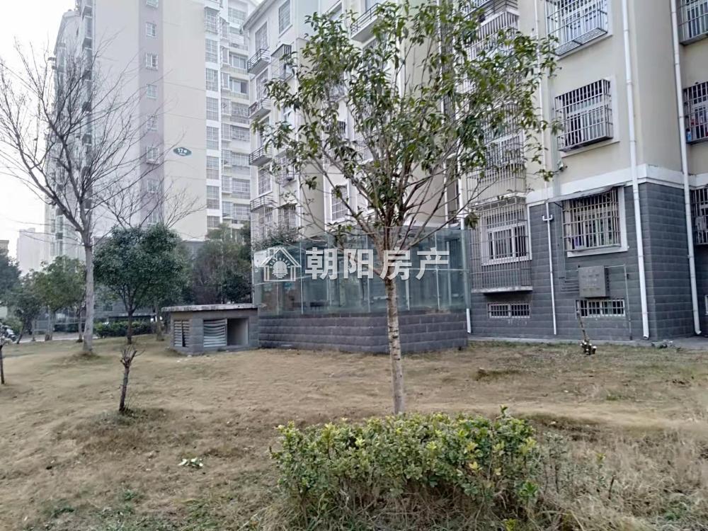 寿滨小区 110平 南向三室二厅 精装修 随时看房