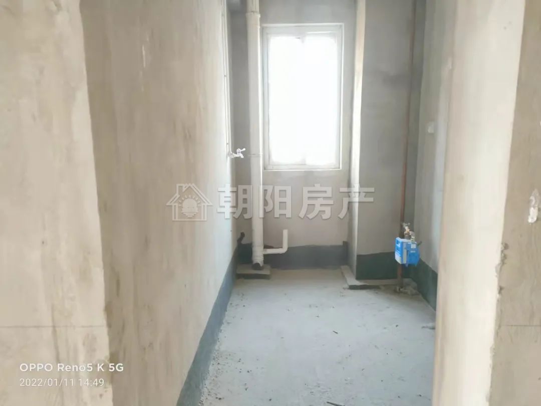 稻香花园二期 130平 南向三室 学区房 毛坯 随时看房