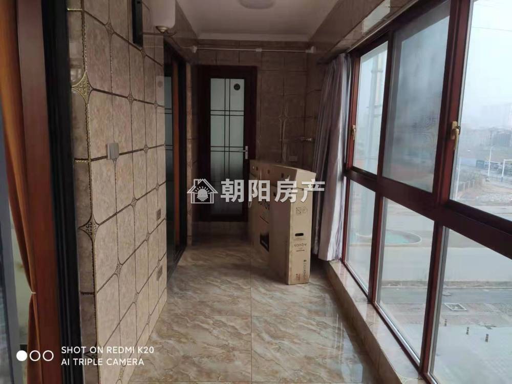 新城悦府一期 110平 南向精装三室 配套齐全