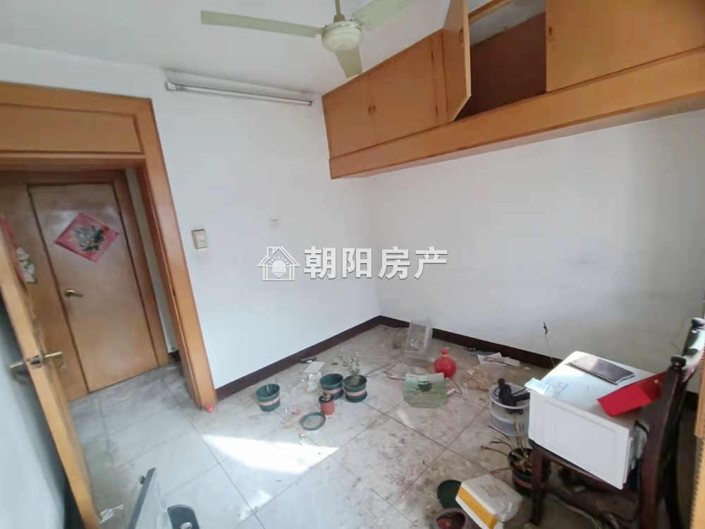 纺织厂家属楼 37平 两室一厅 单价2611元 学区房交通便利
