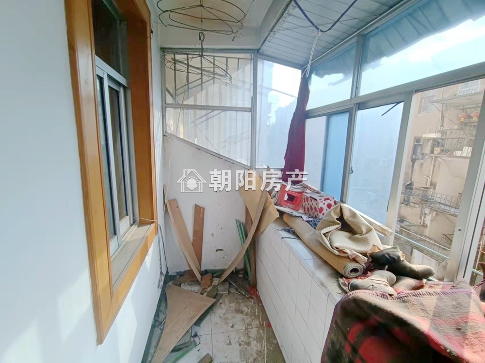 纺织厂家属楼 37平 两室一厅 单价2611元 学区房交通便利