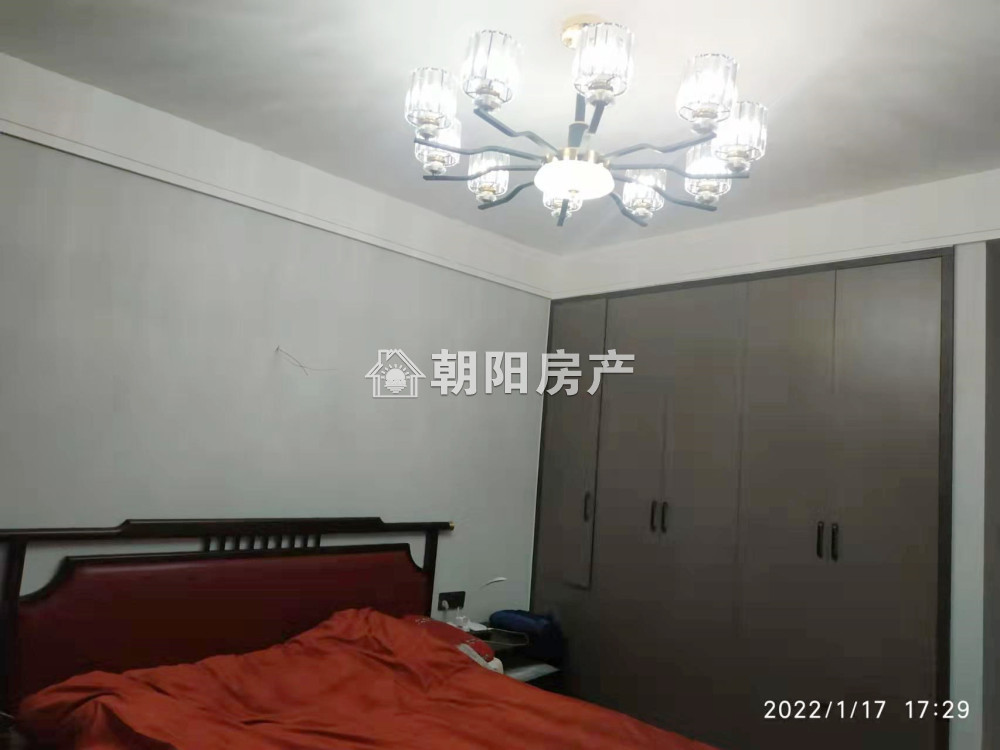 御香山 130平 南向两室两厅 精装 学区房 交通便利