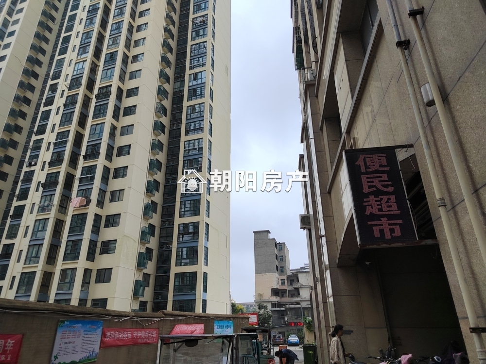 金地俊园 70平 精装两室一厅 交通便利 拎包入住