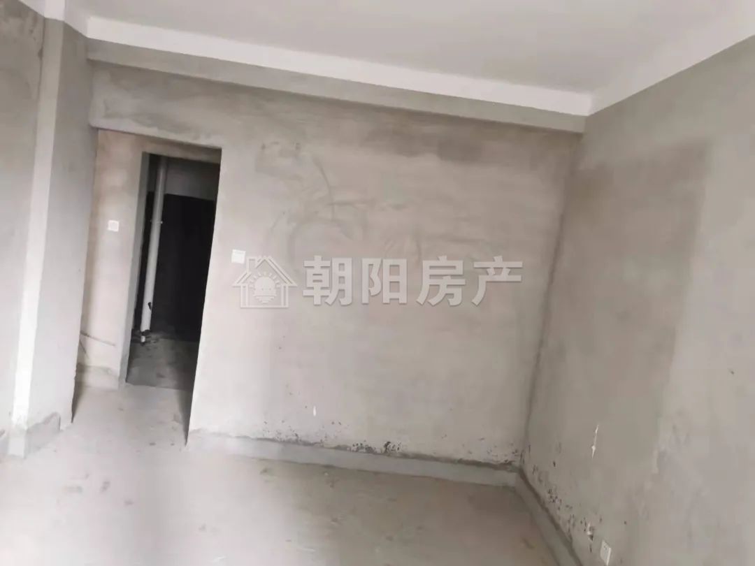 稻香花园二期 130平 南向三居 毛坯 交通便利 学区房
