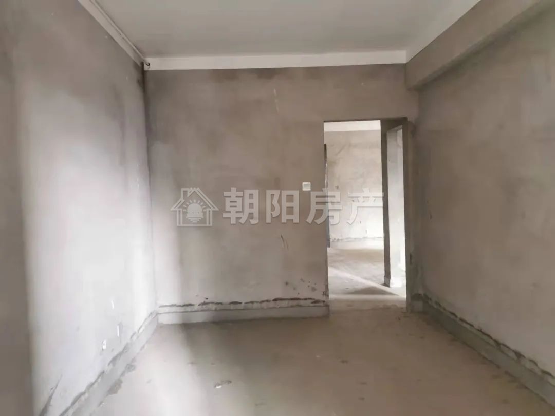 稻香花园二期 130平 南向三居 毛坯 交通便利 学区房