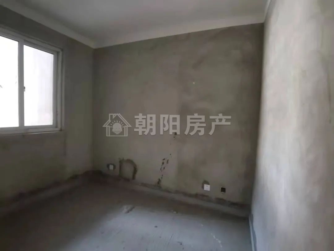 稻香花园二期 130平 南向三居 毛坯 交通便利 学区房