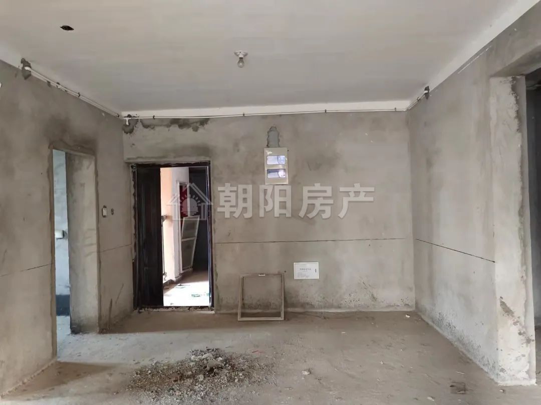 稻香花园二期 130平 南向三居 毛坯 交通便利 学区房
