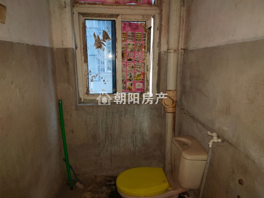 淮望小区 62平 南向两室一厅 满两年 毛坯自由改造