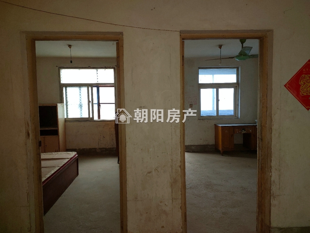 淮望小区 62平 南向两室一厅 满两年 毛坯自由改造