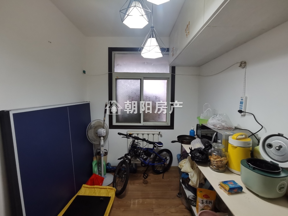 天桥小区 89平 南向三室 满两年 精装