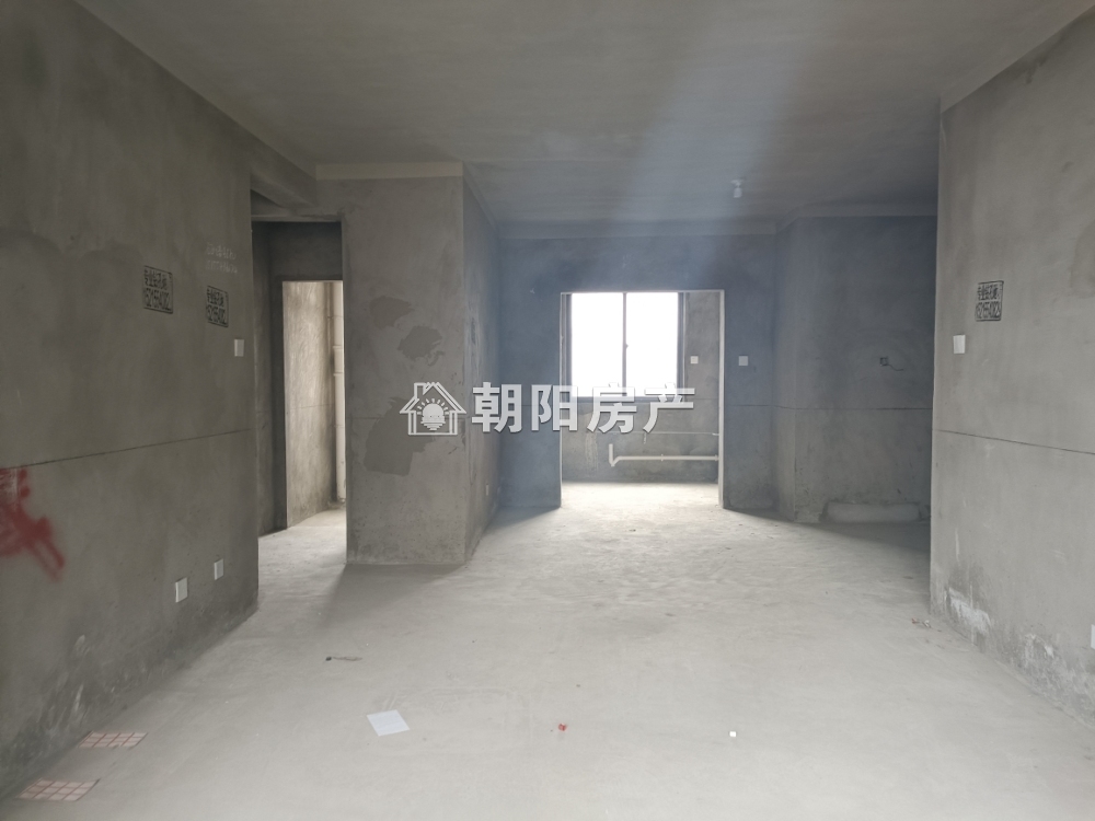 金地天悦 126平 南向三室 交通便利 配套齐全
