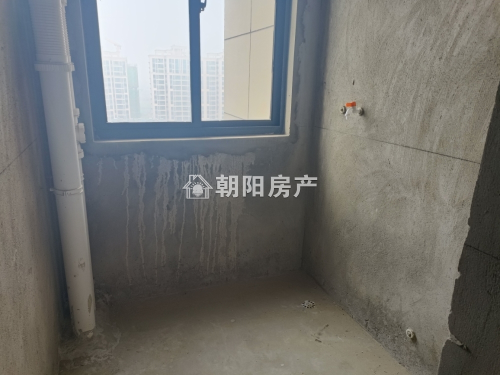 金地天悦 126平 南向三室 交通便利 配套齐全