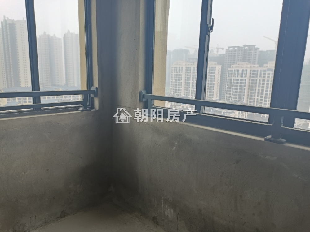 金地天悦 126平 南向三室 交通便利 配套齐全