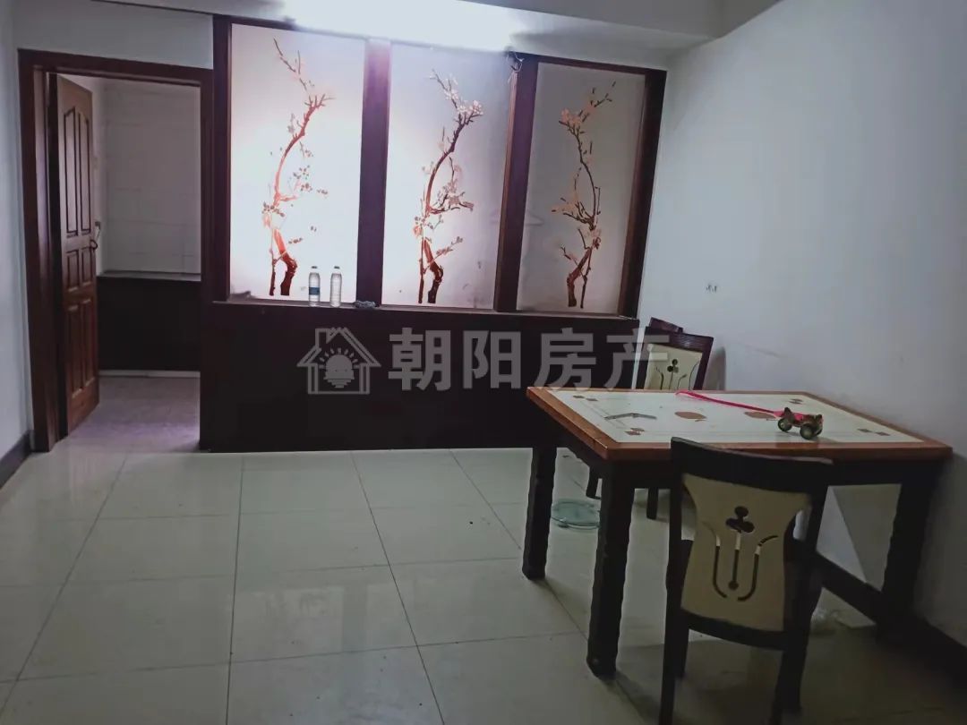 凤华商城 101平 南向三室一厅 交通便利 学区房