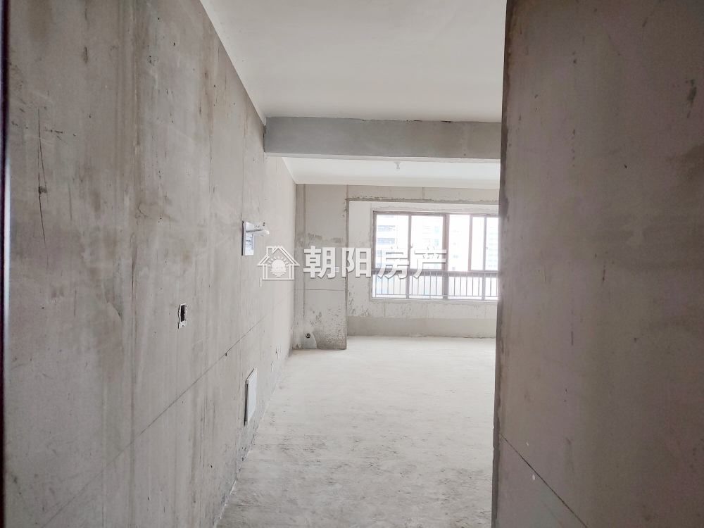 东方蓝海樾府 114平 南向三室 交通便利 毛坯