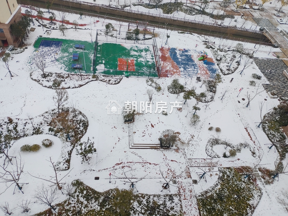 东方蓝海樾府 114平 南向三室 交通便利 毛坯
