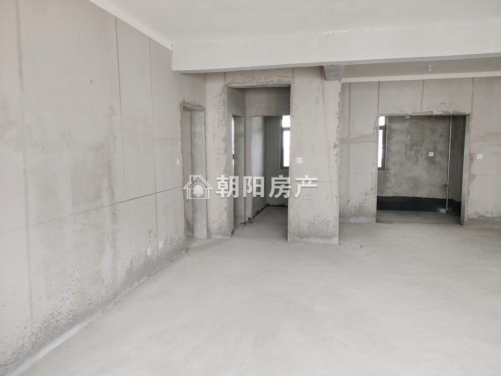 东方蓝海樾府 114平 南向三室 交通便利 毛坯
